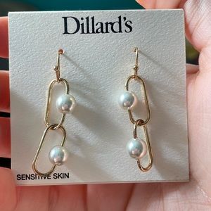 Dillards dangle gold earrings with pearls